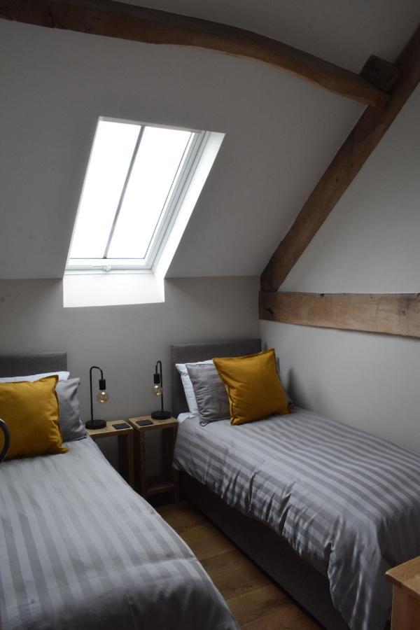 Cowshed In The Black Mountains Abergavenny Bagian luar foto
