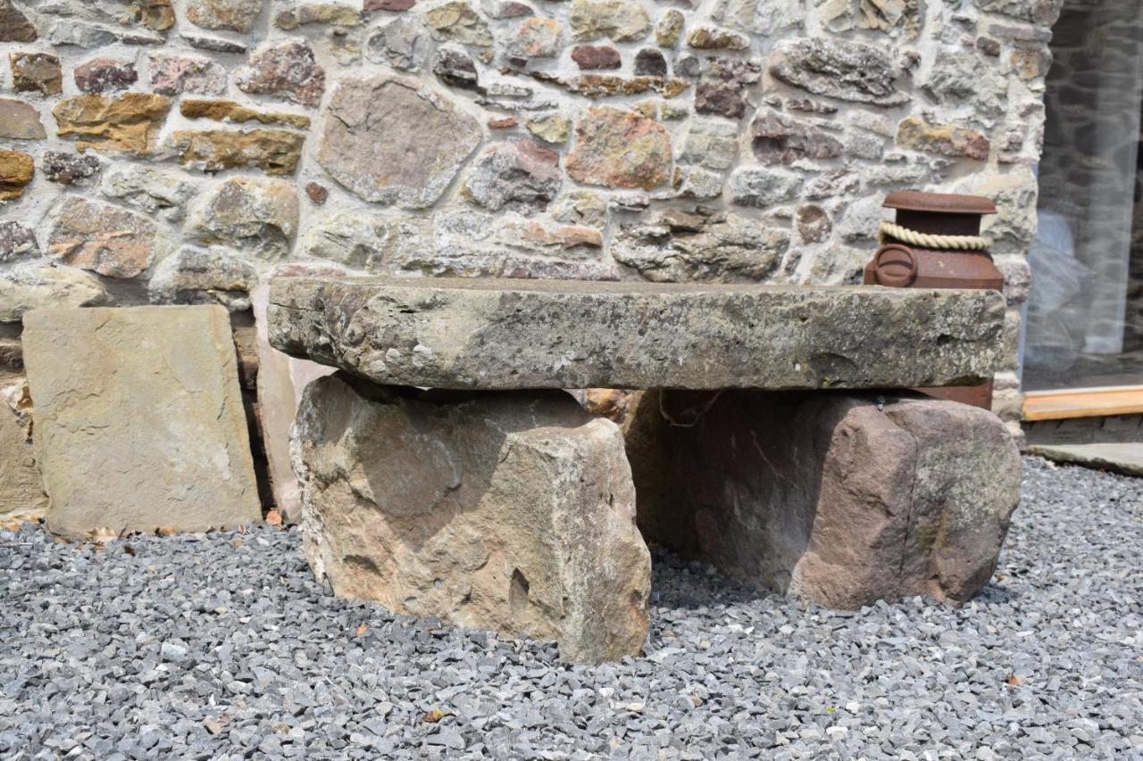 Cowshed In The Black Mountains Abergavenny Bagian luar foto