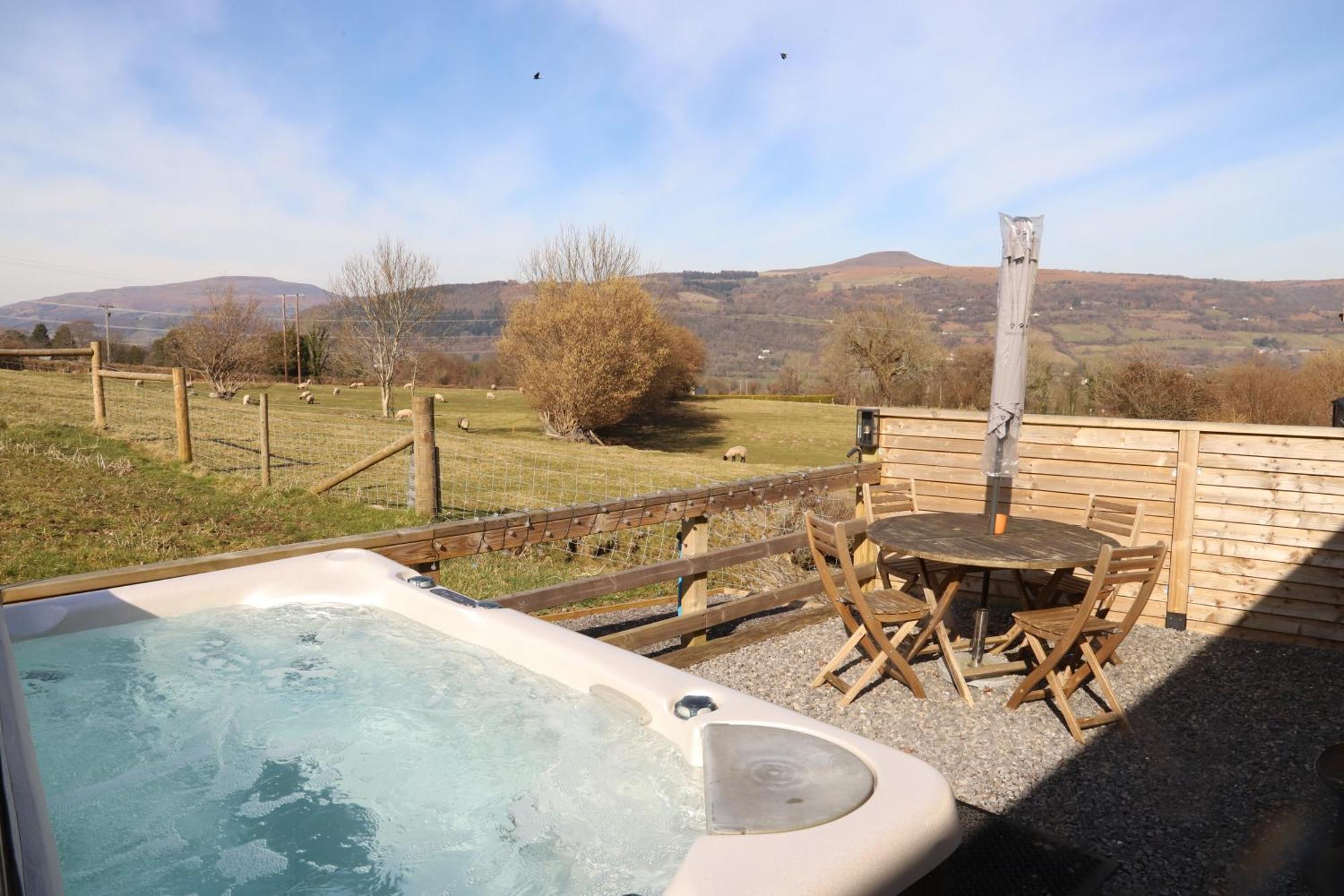Cowshed In The Black Mountains Abergavenny Bagian luar foto